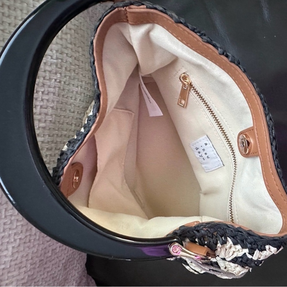 NWOT a new day Black & Cream Woven Mini Handbag with Glossy Black Handle - Picture 2 of 4